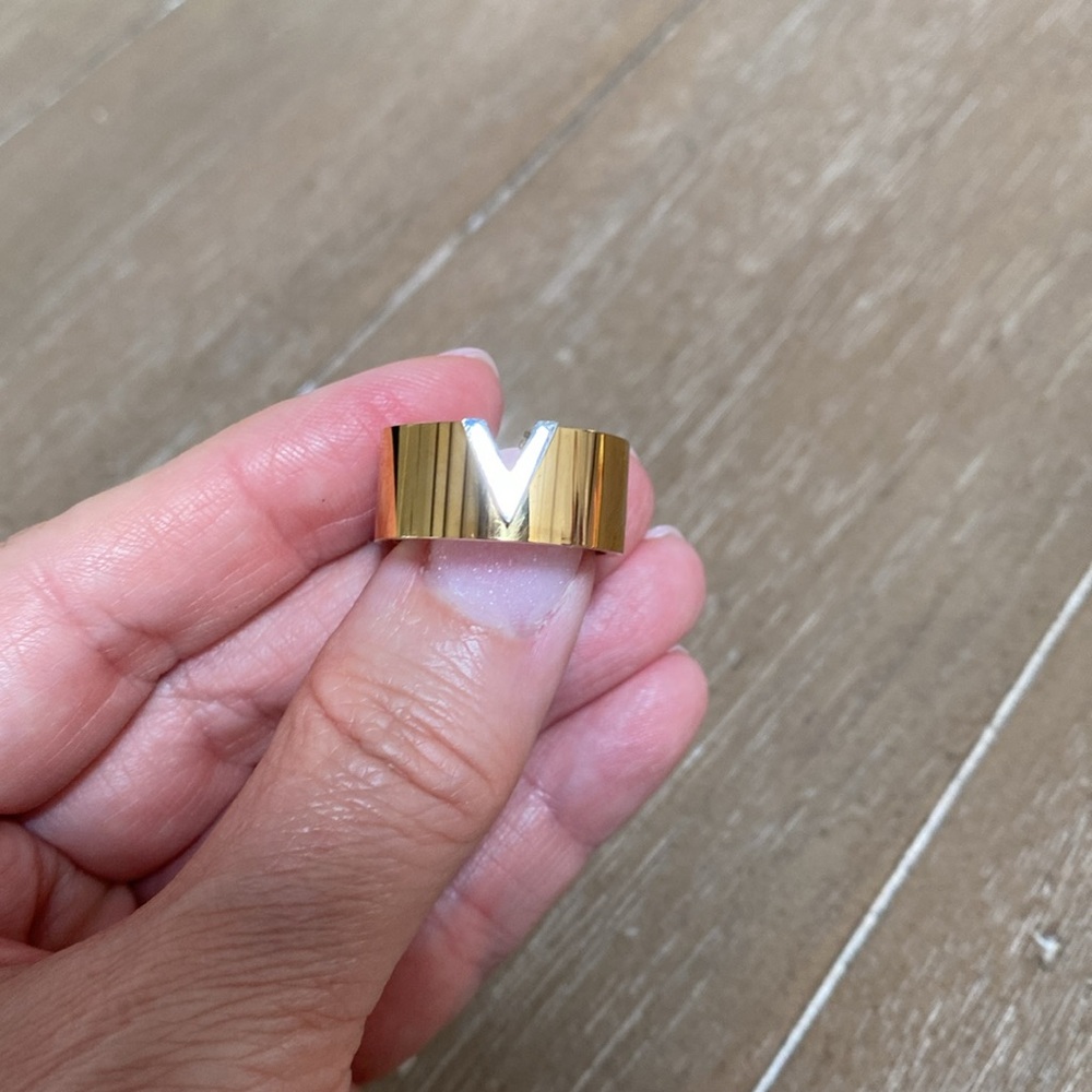 V Ring - Picture 5 of 5